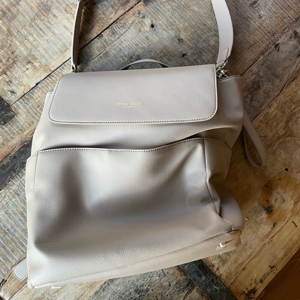 Mina Baie Los Angeles Kinney Backpack (color: stone)